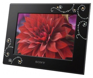 Фоторамка Sony 7" DPF-C700BI Swarovski 800x480 черный SWAROVSKI