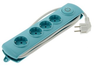 Удлинитель Hama H-47767 сетевой с выключателем 4 розетки 1.4 м "защита от детей" голубой